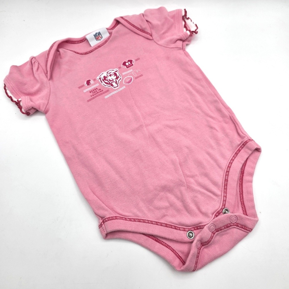 NFL Team Apparel Chicago Bears Bodysuit Pink Bears Fan in Training 18 Months